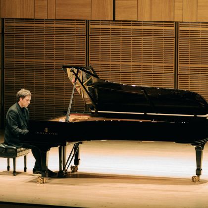 https://spirio-spotlight.steinway.com/spiriocast/2025/7-24-25-steve-barakatt